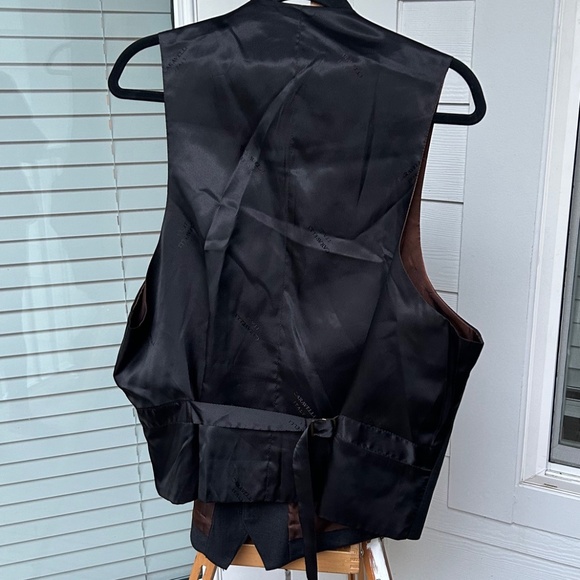 Caravelli 3 Button Blazer w/ Matching Vest - Picture 5 of 5